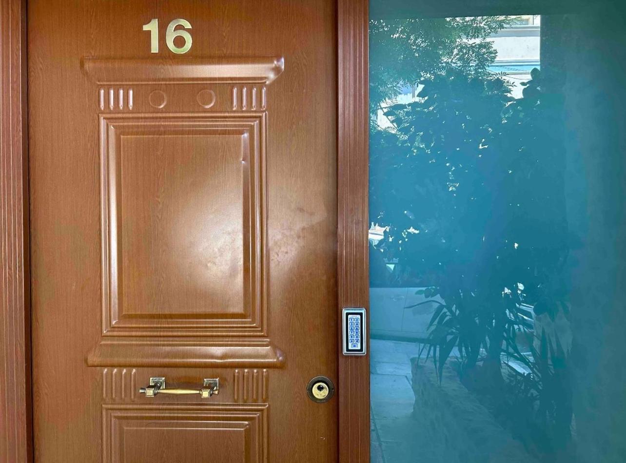 Port Twins Suites No2 Piraeus Exterior photo