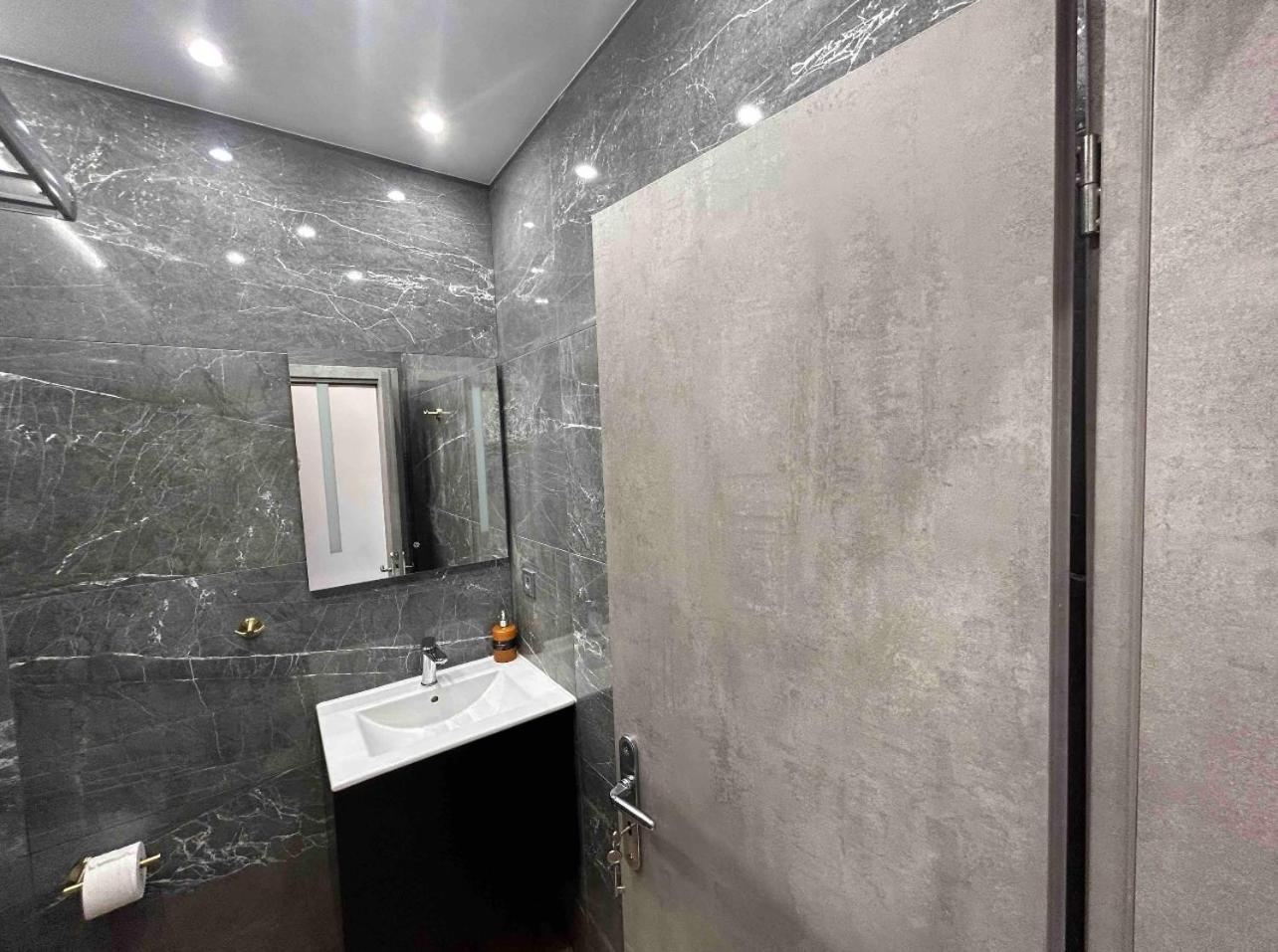 Port Twins Suites No2 Piraeus Exterior photo